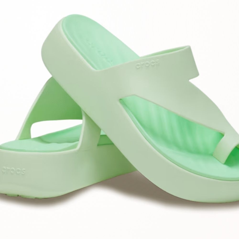 CROCS Getaway Platform Toe Loop Sandal- Jade Tint